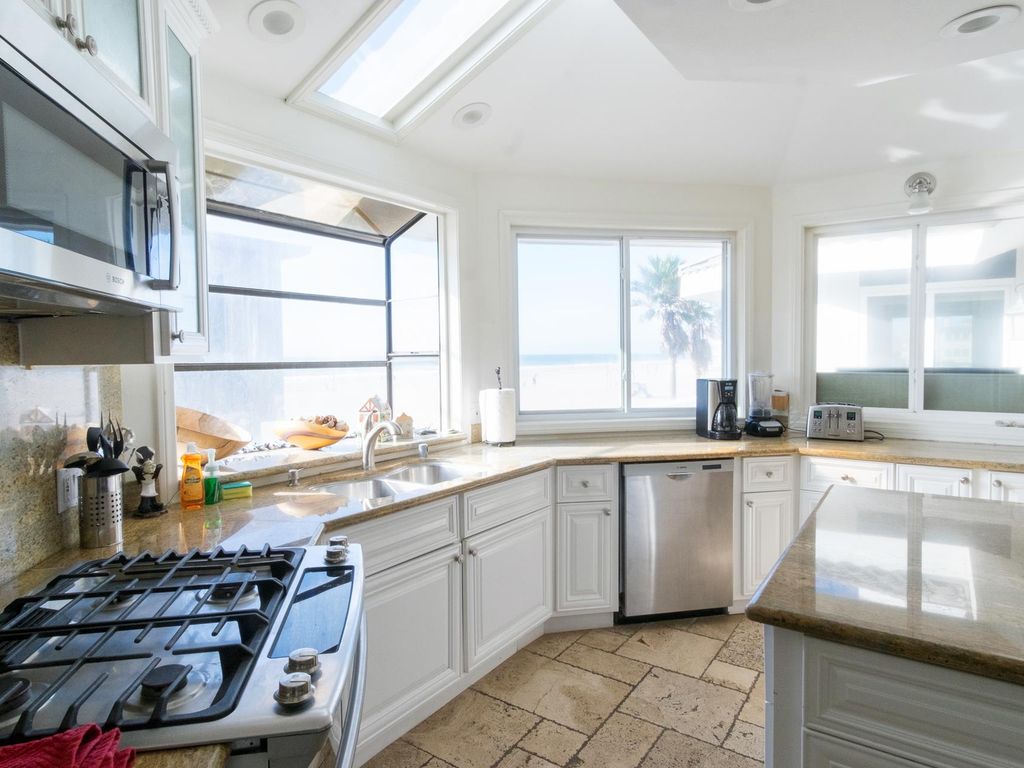 Kitchen with Ocean View Penthouse