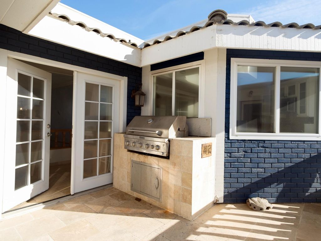 BBQ Balcony Penthouse