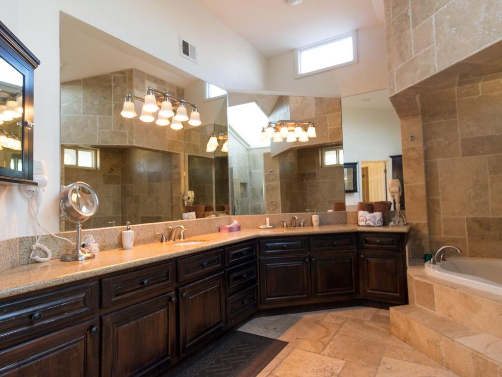 Master. Bathroom Penthouse